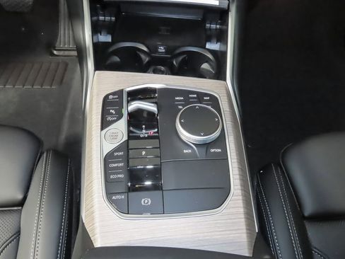 Used 2025 BMW 330i xDrive Sedan w/ Premium Package AWD/4WD image 22