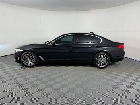 Used 2019 BMW 530i w/ Convenience Package image 2