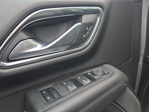 Used 2022 Chevrolet Tahoe Z71 w/ Luxury Package image 18