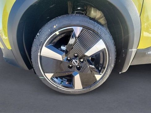 New 2025 Nissan Kicks SR w/ Illumination Package image 14