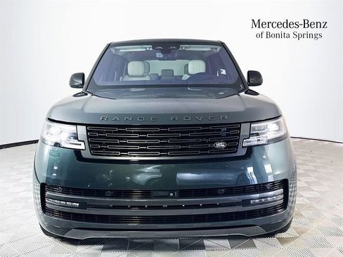 Used 2023 Land Rover Range Rover SE image 2