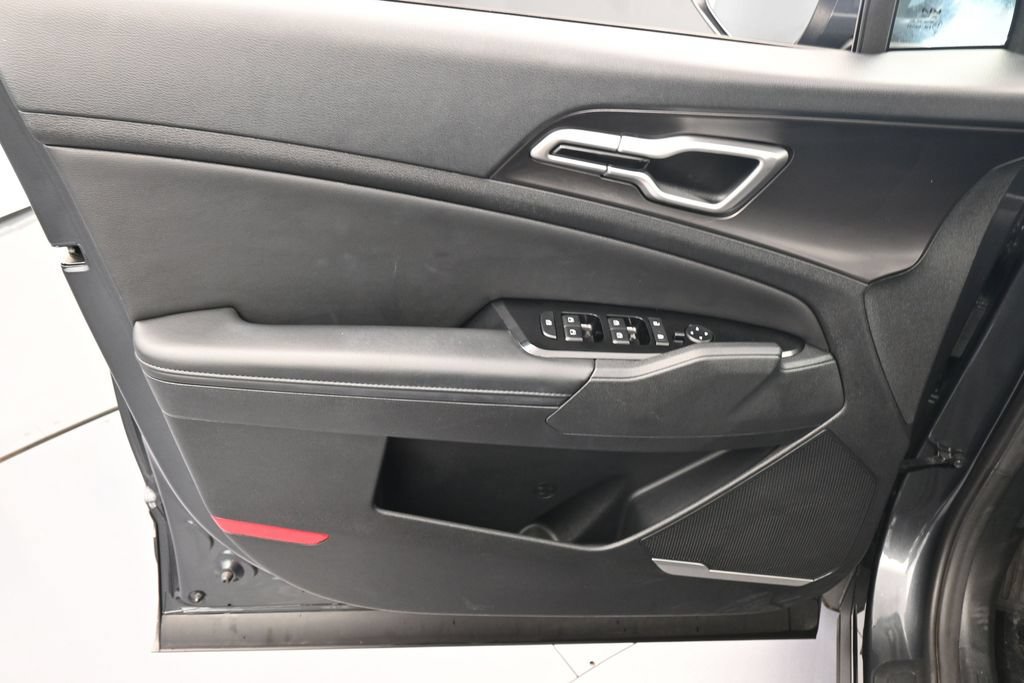 Used 2024 Kia Sportage EX FWD image 13