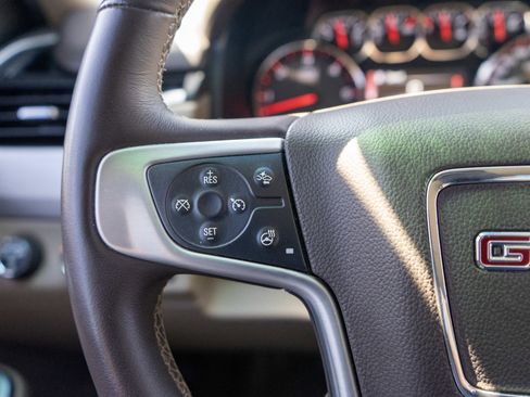 Used 2015 GMC Yukon XL SLT w/ HD Trailering Package image 24