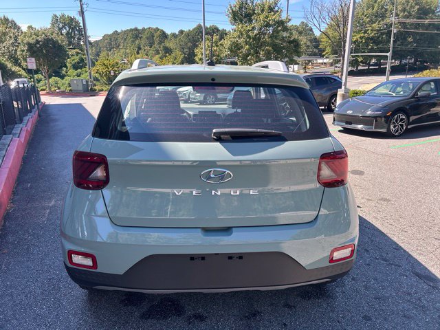 Certified 2025 Hyundai Venue Limited FWD image 4