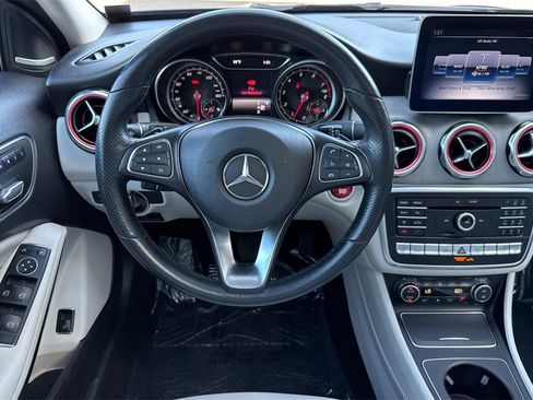 Used 2019 Mercedes-Benz GLA 250 4MATIC image 19
