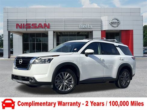 Certified 2025 Nissan Pathfinder SL w/ SL Premium Package image 1
