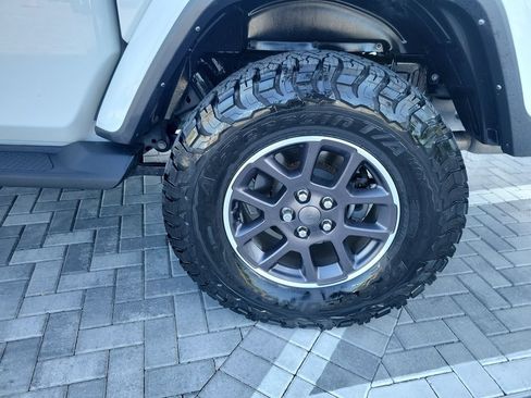 Used 2022 Jeep Gladiator Overland w/ Popular Equipment Package AWD/4WD image 13