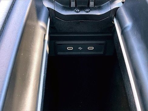 Certified 2025 Mercedes-Benz GLB 250 4MATIC image 19