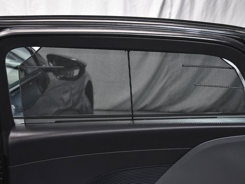 Used 2024 Lucid Air Grand Touring image 16