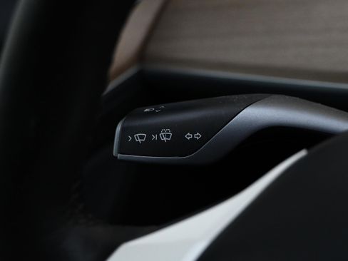 Used 2023 Tesla Model 3 Standard Range image 23