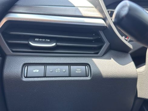Used 2025 Nissan Altima 2.5 SV FWD image 18