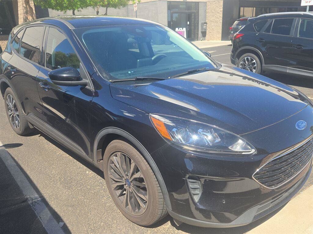 Used 2021 Ford Escape SE w/ SE Sport Appearance Package FWD image 4