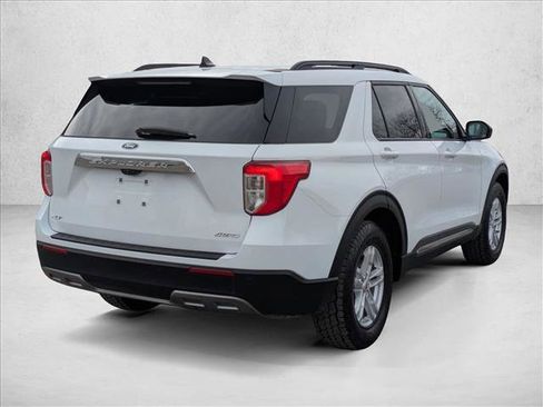 Used 2023 Ford Explorer XLT w/ Equipment Group 202A image 5