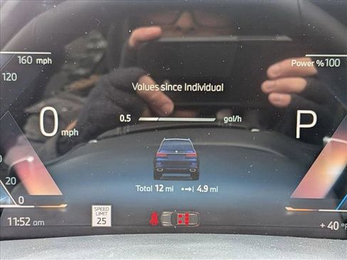 New 2026 BMW X7 xDrive40i w/ Premium Package image 11