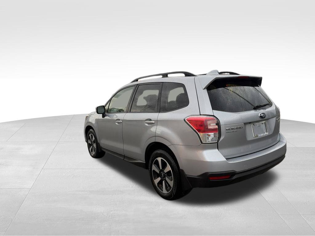 Used 2017 Subaru Forester 2.5i Premium w/ All-Weather Package AWD/4WD image 9
