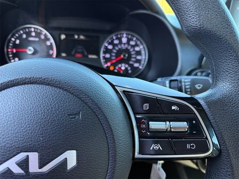 Used 2023 Kia Forte LXS w/ LXS Technology Package image 17