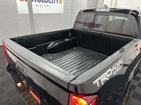 Used 2019 Toyota Tacoma TRD Sport image 11