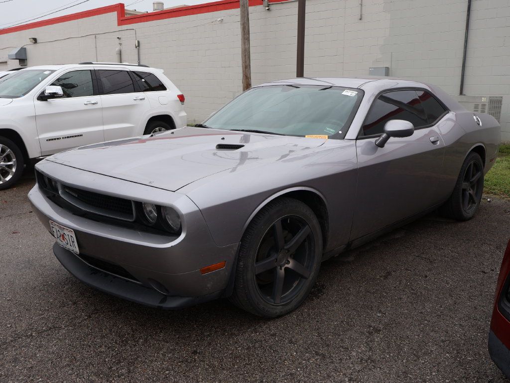 Used 2014 Dodge Challenger SXT RWD image 12