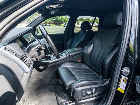 Used 2022 BMW X5 sDrive40i w/ M Sport Package image 13