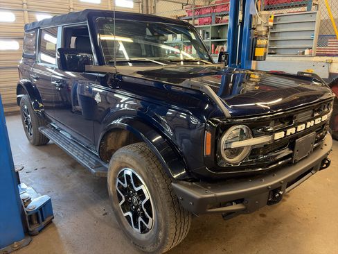 Used 2021 Ford Bronco Outer Banks AWD/4WD image 1