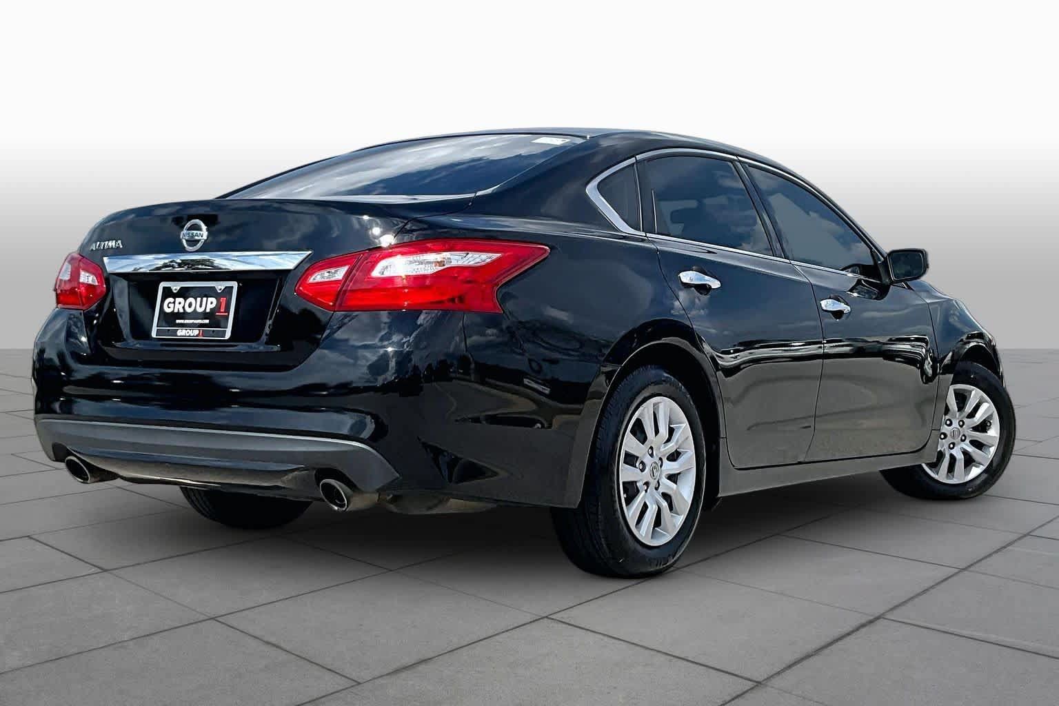 Used 2016 Nissan Altima 2.5 S w/ Power Driver Seat Package FWD image 12