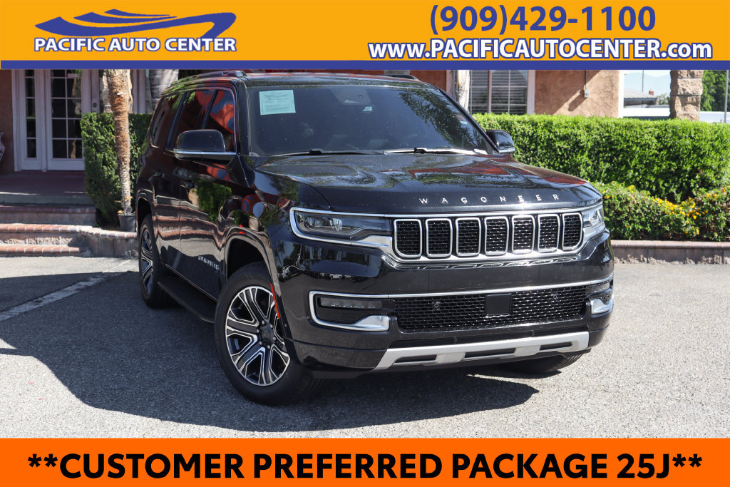 Used 2024 Jeep Wagoneer Series II w/ Flexible Seating Group RWD image 1
