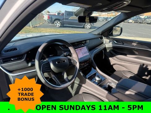 New 2025 Jeep Grand Cherokee Limited image 10