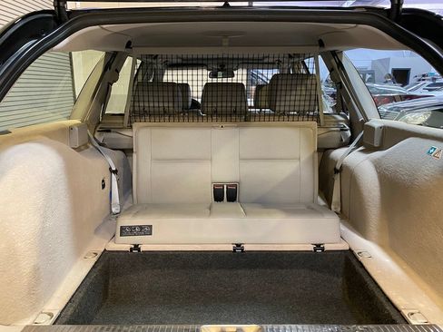 Used 2000 Mercedes-Benz E 320 Wagon image 21