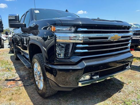 Used 2021 Chevrolet Silverado 2500 High Country w/ Z71 Off-Road Package AWD/4WD image 3