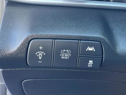 Certified 2023 Hyundai Elantra Limited image 19