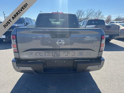 Used 2024 Nissan Frontier SV w/ Technology Package image 6