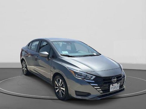 Used 2025 Nissan Versa SV FWD image 4