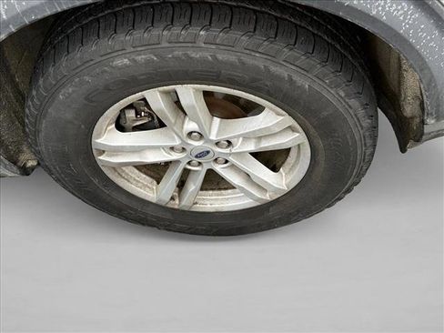 Used 2020 Ford Explorer XLT image 6