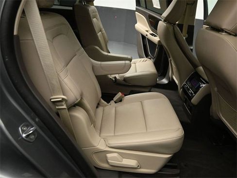 Certified 2023 Lincoln Aviator Reserve w/ Equipment Group 201A image 25