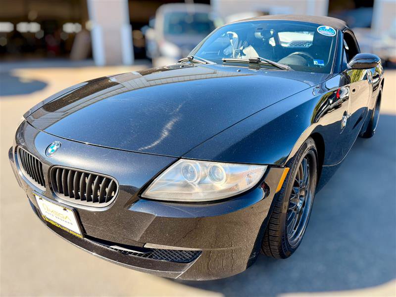 Used 2006 BMW Z4 3.0si RWD image 2