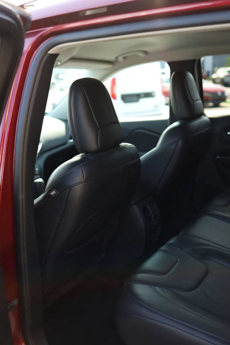 Used 2020 Jeep Cherokee Limited AWD/4WD image 31