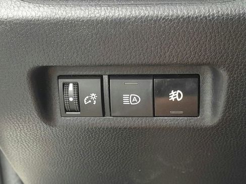 Used 2020 Toyota RAV4 LE image 28