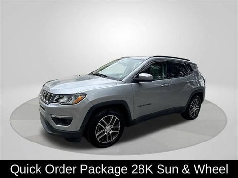 Certified 2019 Jeep Compass Latitude FWD image 3