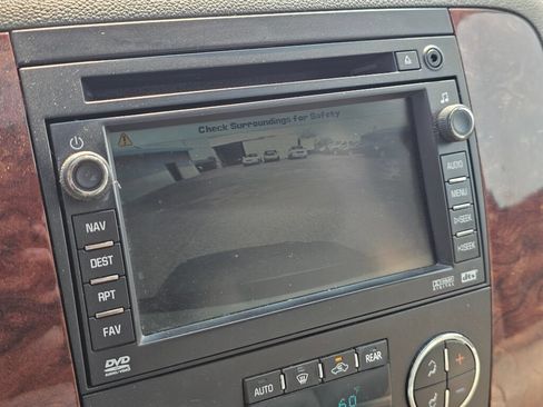 Used 2010 Chevrolet Tahoe LTZ AWD/4WD image 41