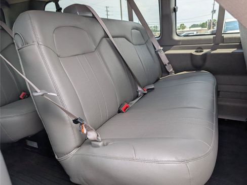 New 2026 Chevrolet Express 3500 LS w/ Chrome Appearance Package RWD image 37