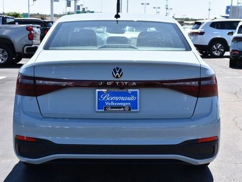 New 2026 Volkswagen Jetta SE FWD image 6
