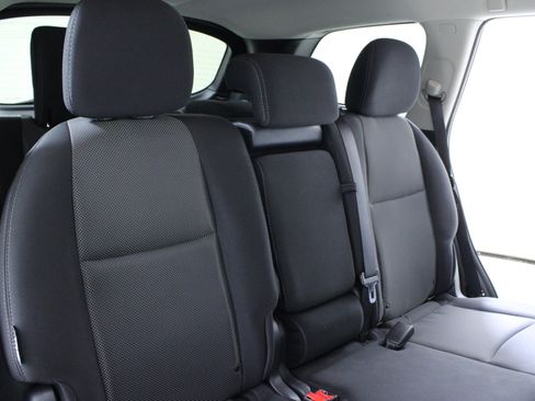 Used 2020 Nissan Pathfinder S image 13