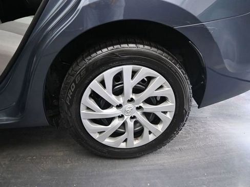 Used 2016 Toyota Corolla LE image 14