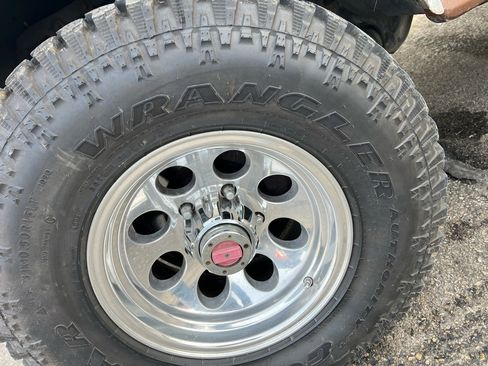 Used 1990 Ford Bronco 2dr Wagon image 32