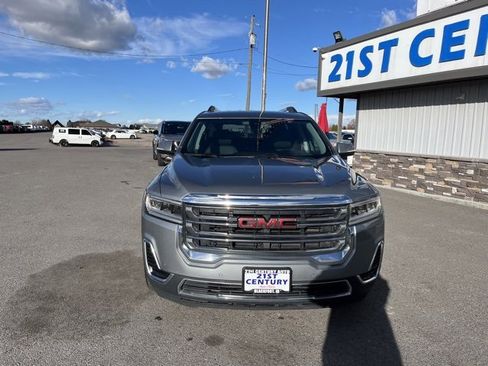 Used 2023 GMC Acadia SLE w/ Driver Convenience Package image 2