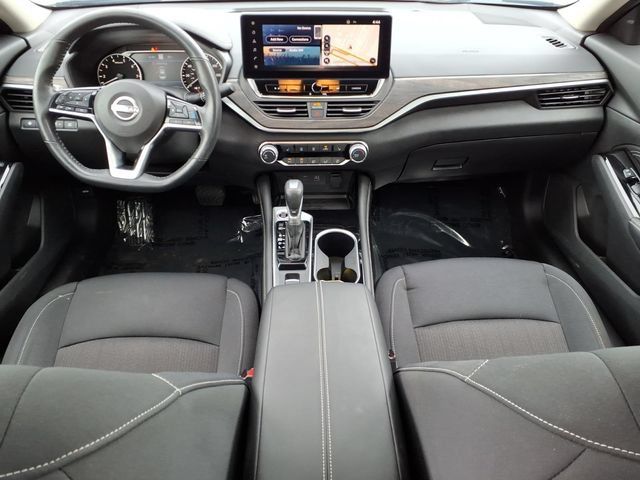 Used 2023 Nissan Altima 2.5 SV w/ SV Premium Package AWD/4WD image 11