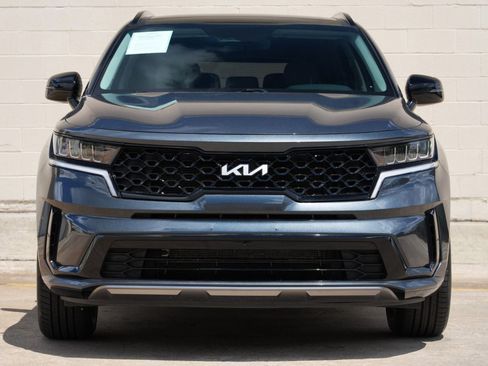Used 2022 Kia Sorento S w/ Panoramic Sunroof Package FWD image 6