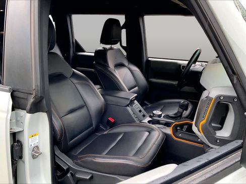 Used 2023 Ford Bronco Badlands w/ Sasquatch Package AWD/4WD image 8
