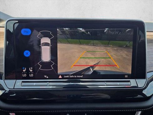 Used 2025 Volkswagen Atlas SEL AWD/4WD image 25