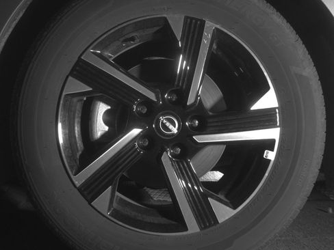 Used 2025 Nissan Sentra SV FWD image 12